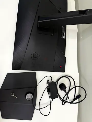 MSI 27” 2K 180Hz Gaming Monitor Like New Barely Used Full Set with Box Perfect for PS5 and Competiti
