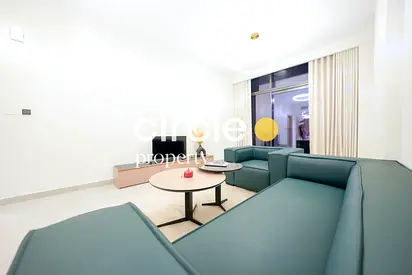 مفروشة بغرفة نوم واحدة | مساكن نيفا | شرفة ومسبح | إطلالة على وسط المدينة