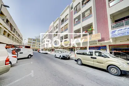 300sqft Retail Space with good Footfall, Near SH. Hamdan Colony, Al Karama