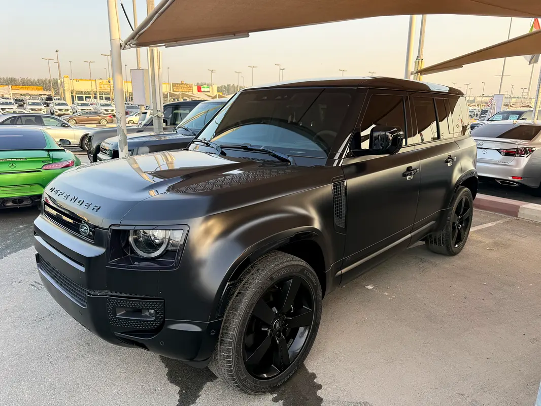 Land Rover Defender 2024 — photo 1 of 15