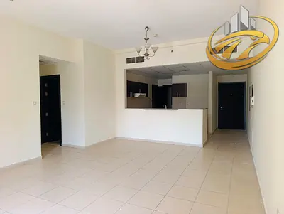 شقة من 3 غرف نوم | شرفات متعددة | إطلالات مفتوحة على المدينة