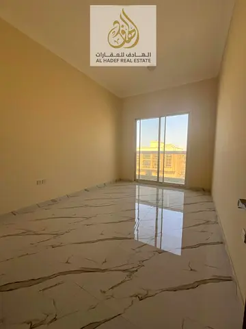 🔥🏡 عرض مميز في المويهات 3 | غرفة وصالة 35 ألف فقط ✨ 2 حمام + بلكونة + تكييف مركزي بموقع استراتيجي قريب من محمد بن زايد 💰