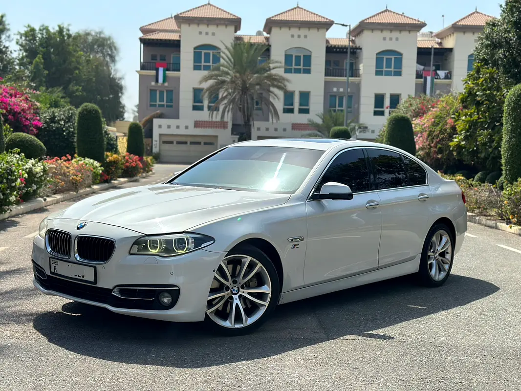 BMW 5-Series 2015 — photo 1 of 10