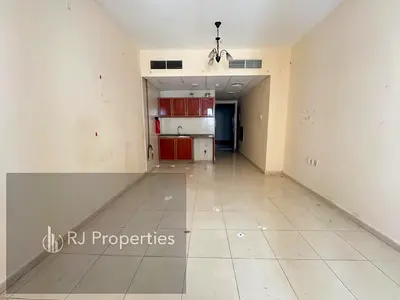 Spacious luxury studio APARTMENT close to park ready to move only 25k