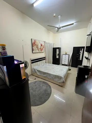 Studio room available for rent al Rashidiya