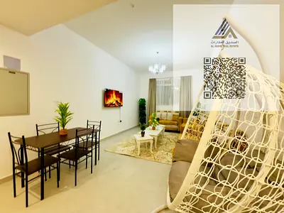 ( بدووون عموله ) شقة مفروشة للإيجار٠( كورنيش عجمان )  في عجمان بمنطقة النخيل   – غرفتين وصاله - ثلاث حمامات - بلكونه - تكييف مركزي