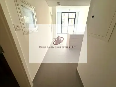 شقة جديدة تمامًا بغرفة نوم واحدة مع شرفة للإيجار في منطقة الممشى، الشارقة