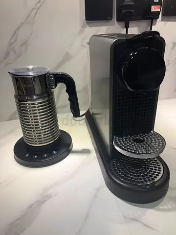 Nespresso Capsule Coffee Machine with Aeroccino Milk Frother - perfect Condition