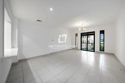 Vacant | Spacious | Study Room | Area Specialist