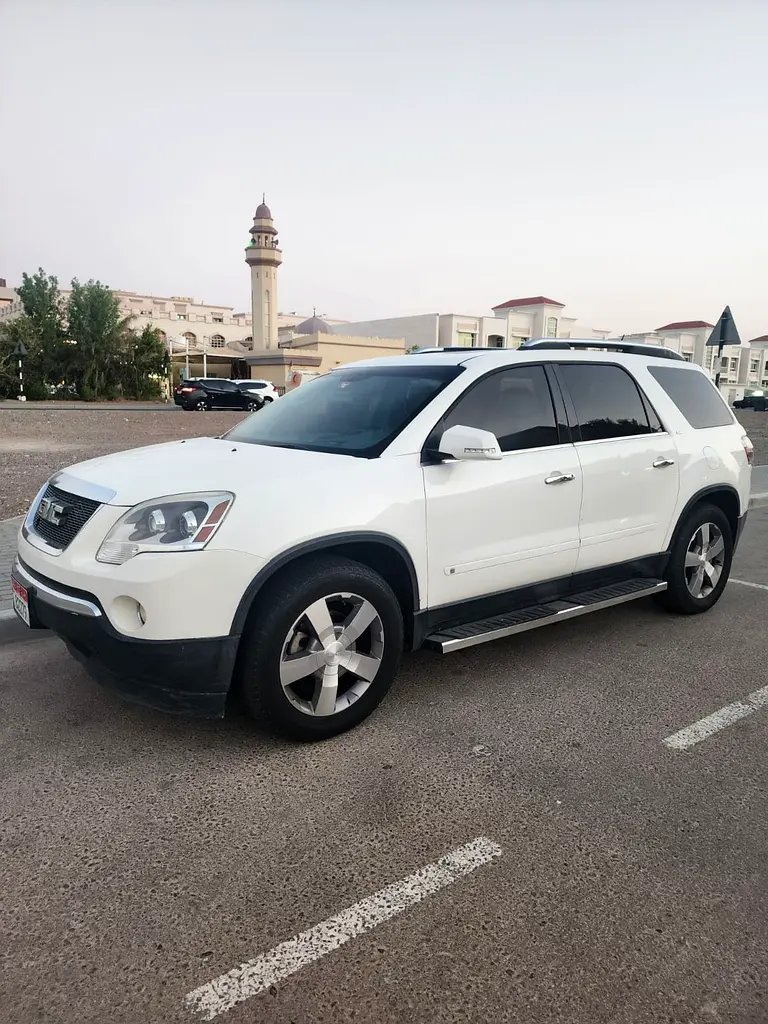 GMC Acadia 2009 — photo 1 of 7