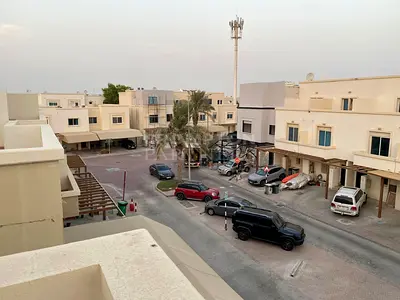 Single Row 5BR Villa | Road View | Vacant w/ pool