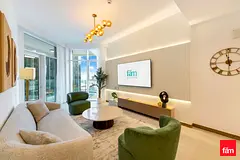 Modern Waterfront Living In Prime City Location