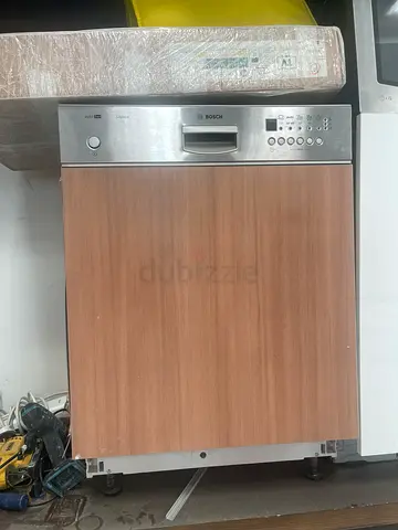 Bosch Dishwasher (integrated panel) - Good working condition