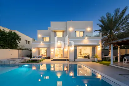 One of a kind | Lake view | Private Pool | Jacuzzi