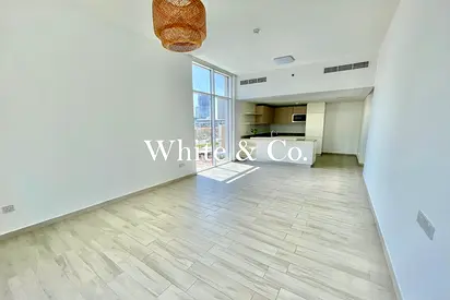 Unfurnished | Corner Unit | Spacious 1 Bed