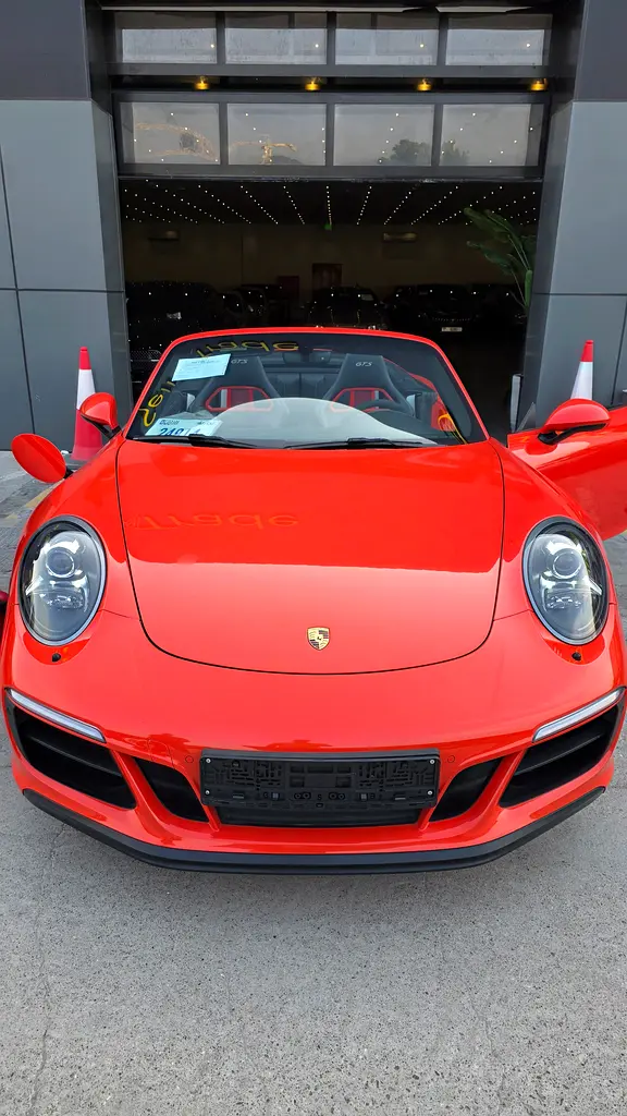 Porsche 911 2019 — photo 1 of 17