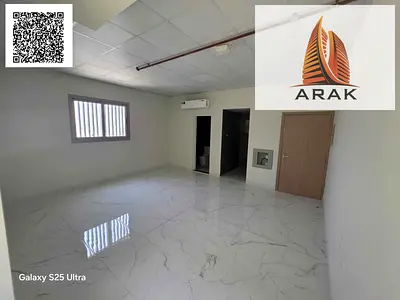 للإيجار السنوي  الموقع: الجرف 1 – خلف فندق راديسون بلو النوع: استوديو (أول ساكن) التفاصيل: مساحة واسعة + حمام التكييف: سبليت الدفع: على 4 دفعات المميز