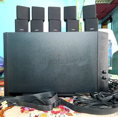 Bose Acoustimass 10 series III original cables unused wall brackets like new condition