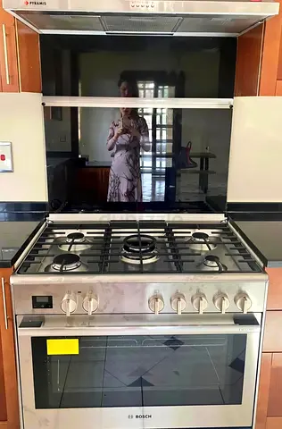 Bosch stainless steel new model series 8 top gass oven electric- good condition
