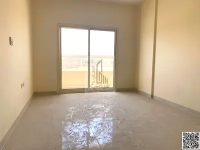 شقة مميزة للإيجار في منطقة الجرف   غرفتين   وصالة   و2 حمام    ومطبخ  مع بلكونة بتصميم عملي وموقع حيوي