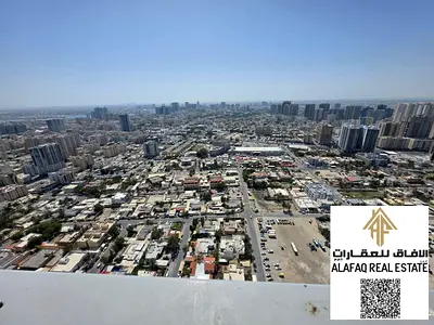 شقة غرفتين نوم للإيجار في برج كورنيش ثلاث حمامات بلكونة بإطلالة على المدينة جاهزة للسكن موقع مميز وتشطيب عصري رائع