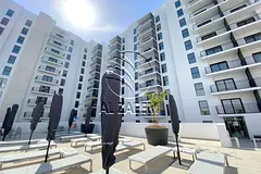 HOT! VACANT | Up to 2 Payments | Waterfront Living