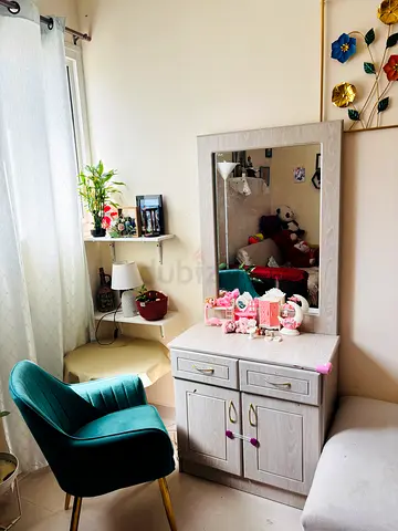 Dressing table with mirror