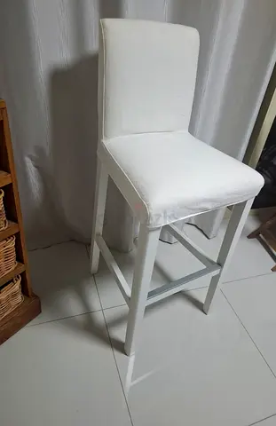 2 White upholstered bar stool with backrest - sturdy wooden frame
