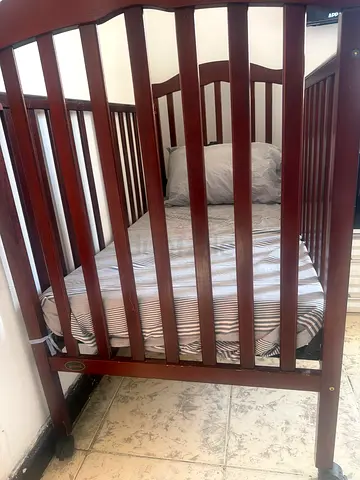 Wooden Baby Crib - Single Convertible Crib (Used)