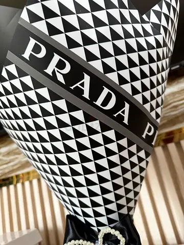 Prada branded paper black bouquet artificial (black  white) - good condition