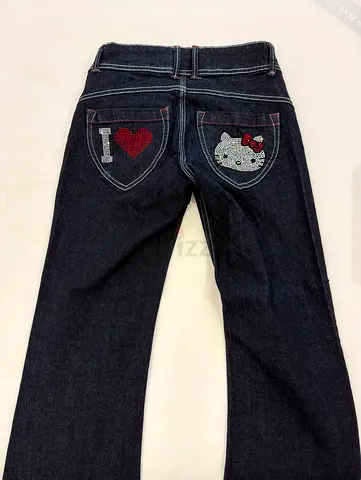 Hello Kitty × BERSHKA Bootcut
Jeans Size 32