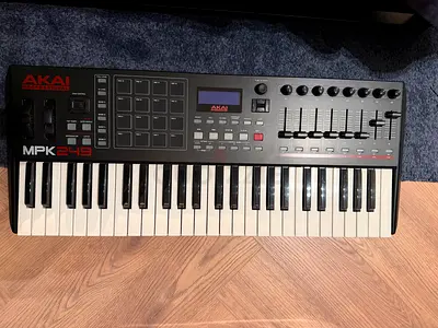 Akai MPK 249 keyboard