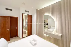 Elegant | Pool View |12 Cheques