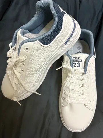 White casual sneakers size 43, lightly used