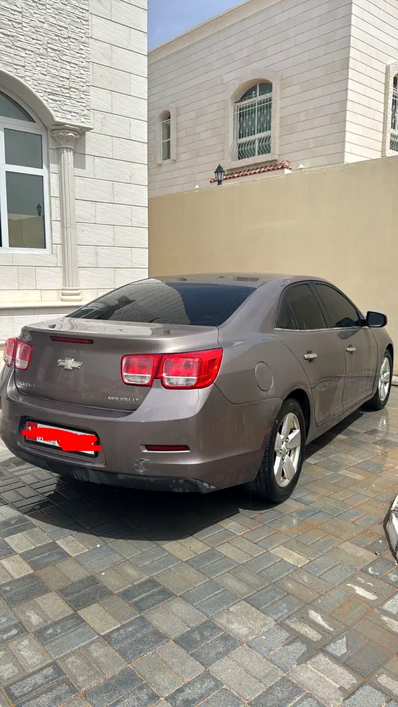 Chevrolet Malibu 2014 — photo 1 of 4