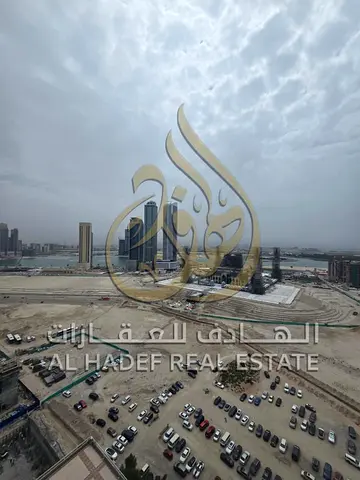 فرصة مميزة للإيجار في الممزر، شقة غرفتين وصالة مع استور وغرفة ماستر و3 حمامات، مساحات واسعة وتشطيبات فاخرة مع خزائن حائط، جيم ومسبح وباركن مجاني، موقع