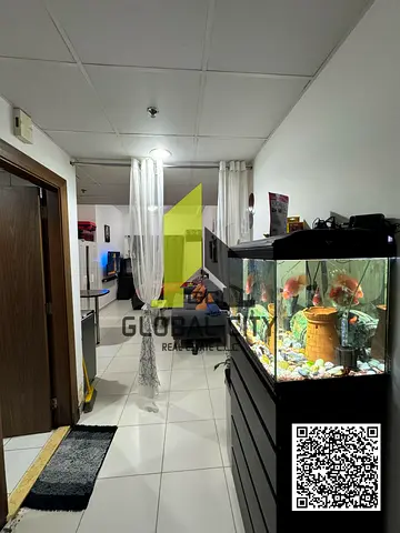 تمتع بأسلوب حياة ذكي وامتلك الاستوديو الخاص بك بنظام المنزل الذكي في سمارت تاور 1 | مخرج دبي على شارع E311 | بلكونة بإطلالة مفتوحة + باركن | 250 الف