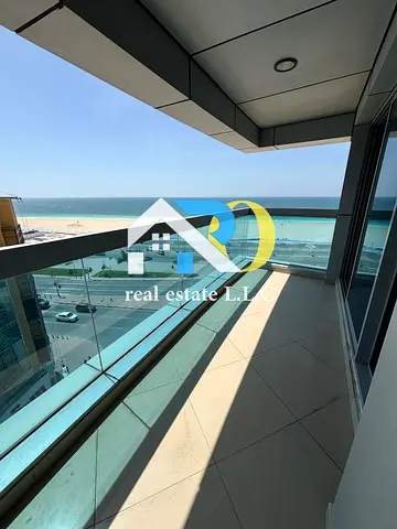 شقة 3 غرف وصالة للبيع في برج الكورنيش – إطلالة بحرية كاملة | 3600 قدم مربع مع موقف خاص