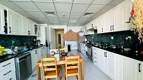 UPGRADED | VACANT | PREMIUM BUILDING