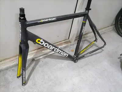 Boardman road bike frame  - med to large
