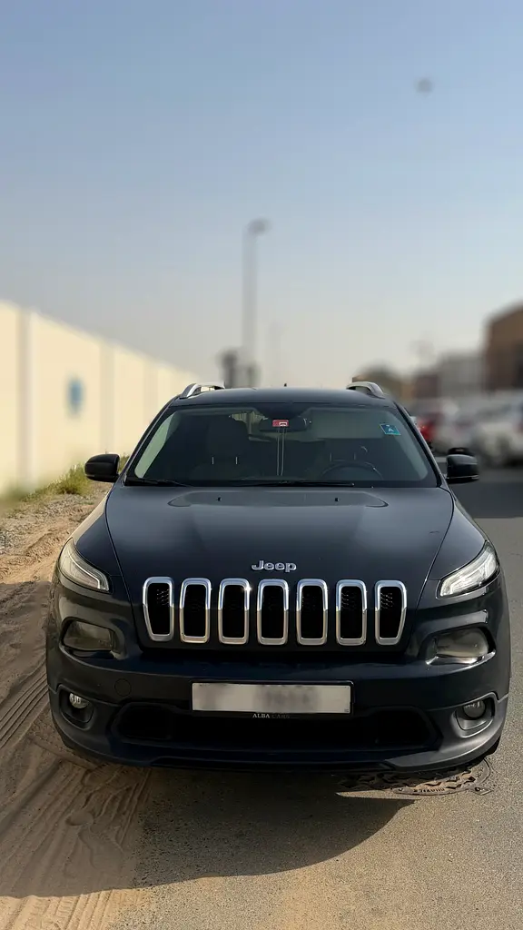 Jeep Cherokee 2016 — photo 1 of 4