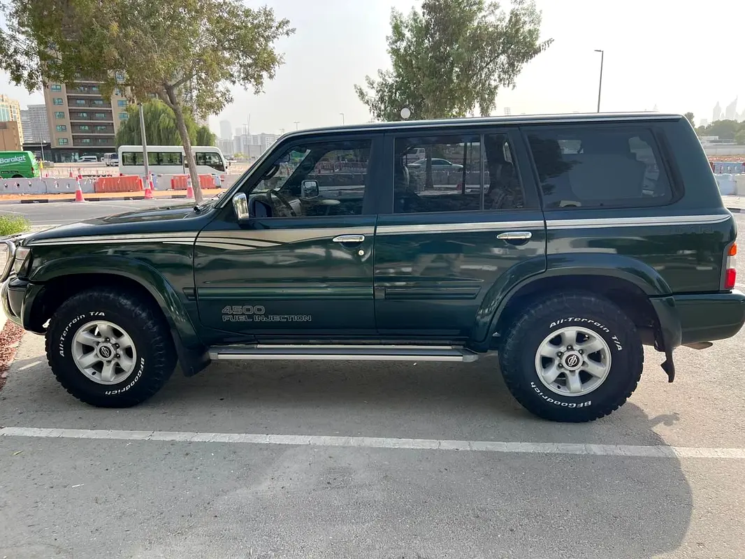 Nissan Patrol Safari 1999 — photo 1 of 7