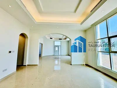 Luxurious 6 Bedroom Villa with Private Garden