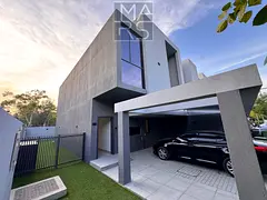 CORNER 3-BEDROOM LAND SCAPE GARDEN BEST OFFER 140K