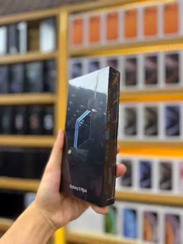 Samsung Galaxy Z Flip 6 256 GB Brand New