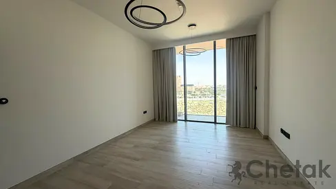Ready to Move / Spacious 2 BHK With Maid Room / Community view