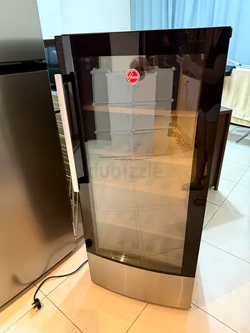 Wine fridge Hoover. Almost new.