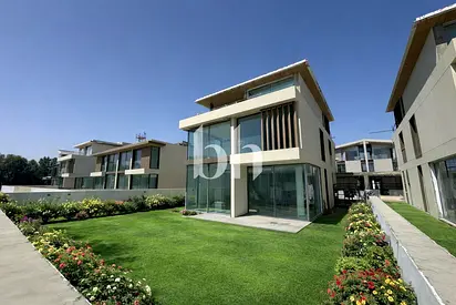 Exlcusive | 6400 Plot | Single Row | Medium