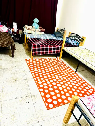 Bed space available for executive female in Shabiya 12