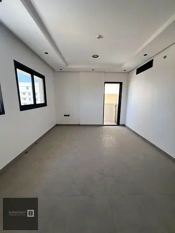 A prime rental opportunity in a vibrant location – a spacious two-bedroom apartment in Al Falah. If you're looking for comfort, ample space, and a pr